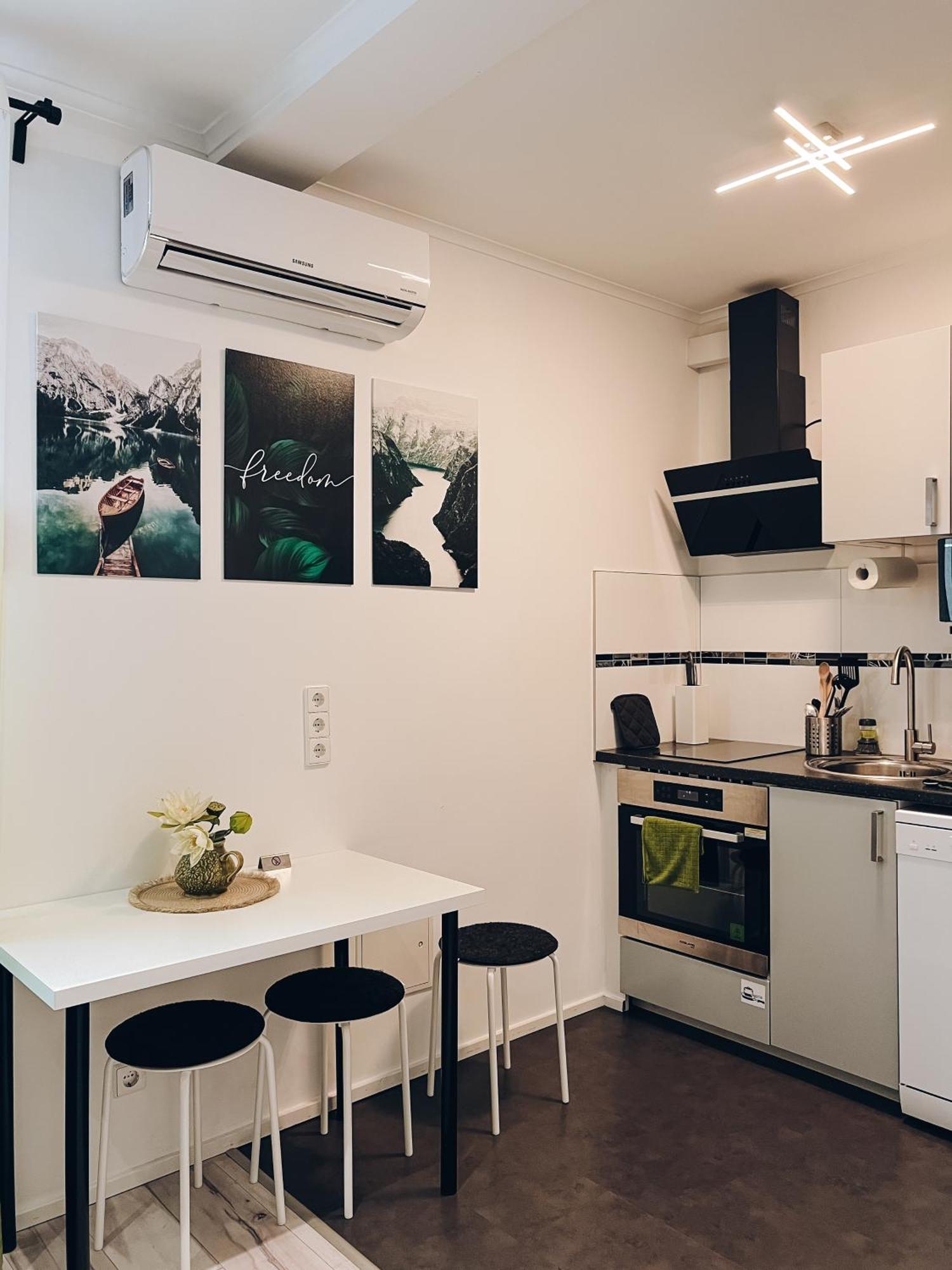 Neuwertiges Apartment Mit Kostenlose Privatparkplatz Auch Fuer Transporter Geeignet R1 Freiberg am Neckar Dış mekan fotoğraf
