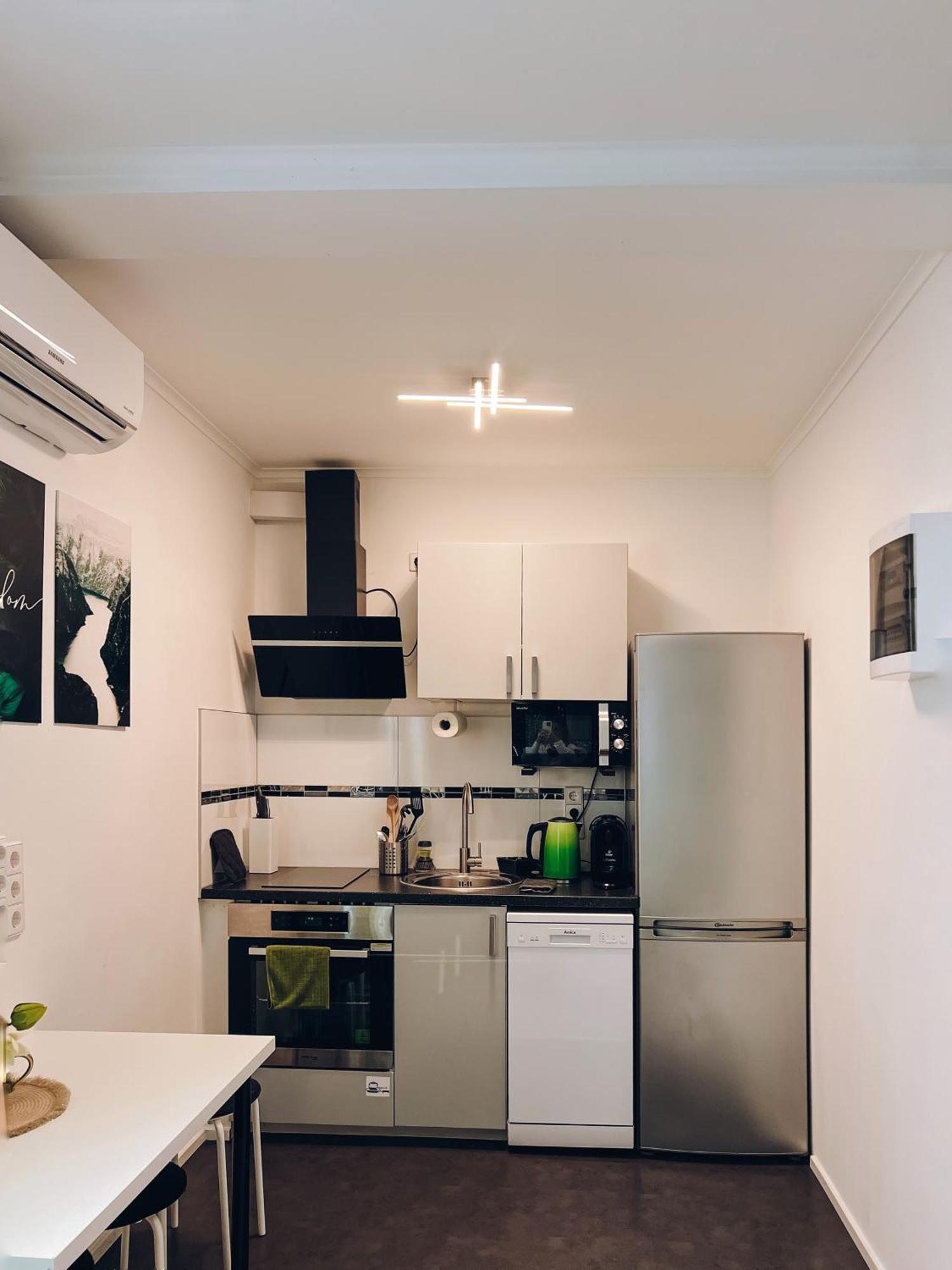 Neuwertiges Apartment Mit Kostenlose Privatparkplatz Auch Fuer Transporter Geeignet R1 Freiberg am Neckar Dış mekan fotoğraf